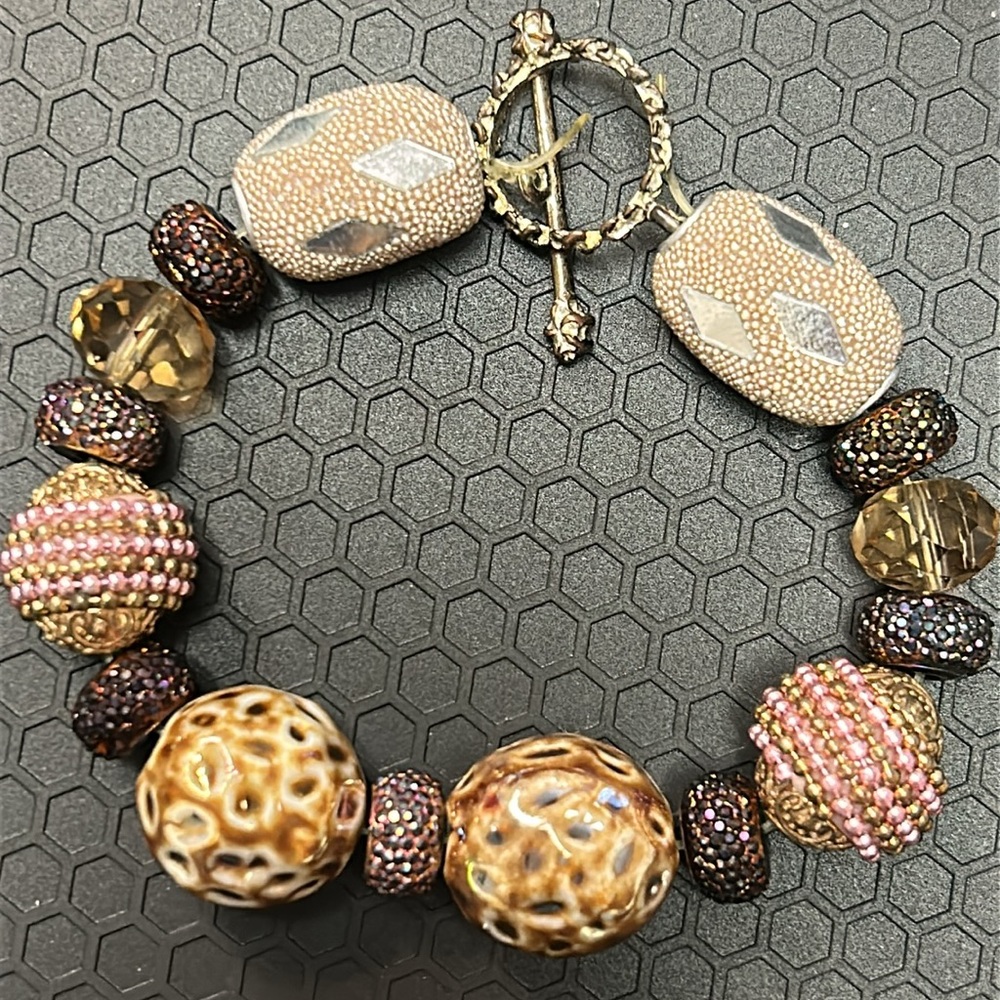 🦋 Beaded Bracelet size 6